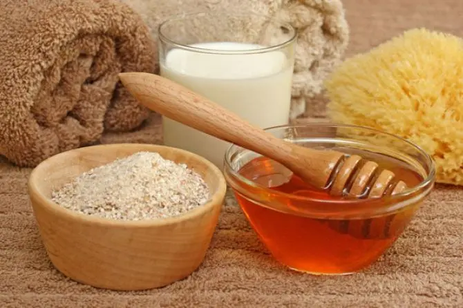 các biện pháp khắc phục mụn tự nhiên