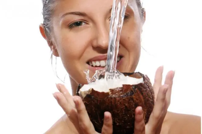 các biện pháp khắc phục mụn tự nhiên