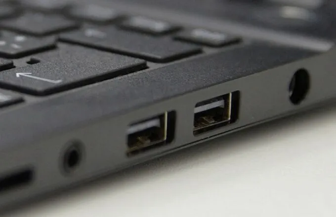 Cách khắc phục sự cố lỗi “Power Surge on USB Port” trên Windows 10
