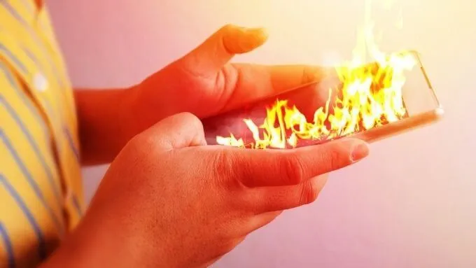 Pin trạng thái rắn là gì và tại sao chúng lại quan trọng? 4 Pin trạng thái rắn là gì và tại sao chúng lại quan trọng?