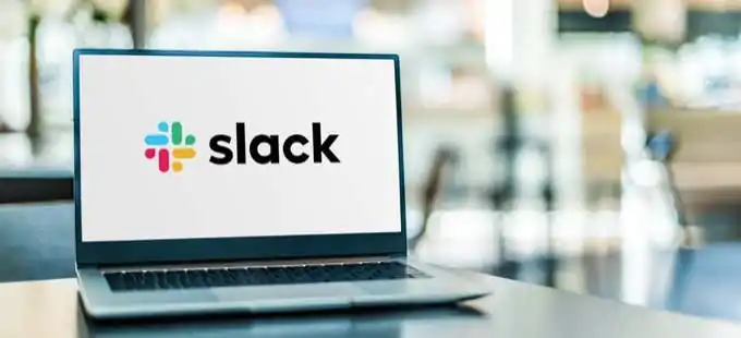 Máy tính xách tay hiển thị logo của Slack - Thủ thuật công nghệ trực tuyến 15 mẹo và thủ thuật Slack nhanh cho người mới bắt đầu