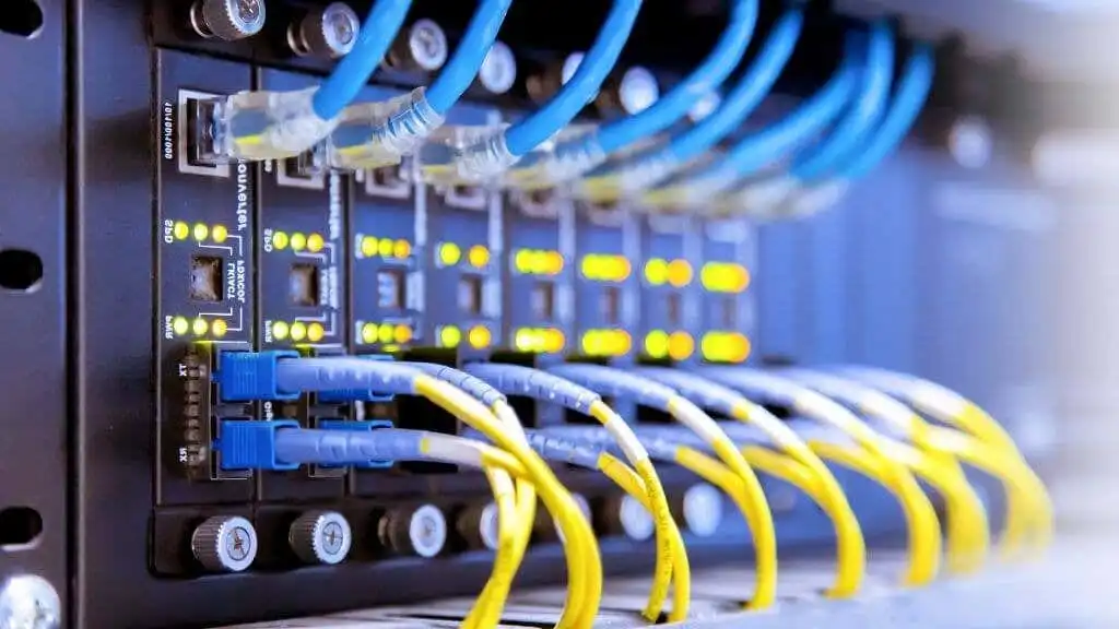 Bạn có cần một Modem và một Bộ định tuyến cho Internet với một ISP mới? 2 Bạn có cần một Modem và một Bộ định tuyến cho Internet với một ISP mới?