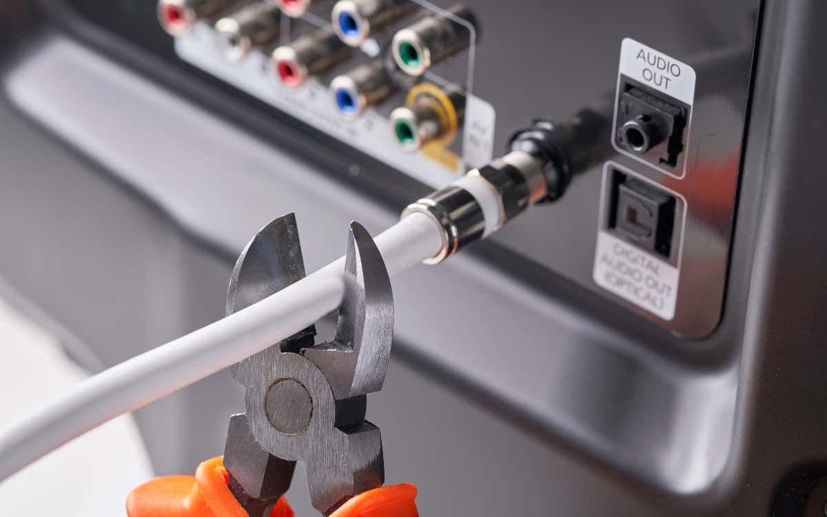 Cách nhận các kênh truyền hình cáp miễn phí một cách hợp pháp