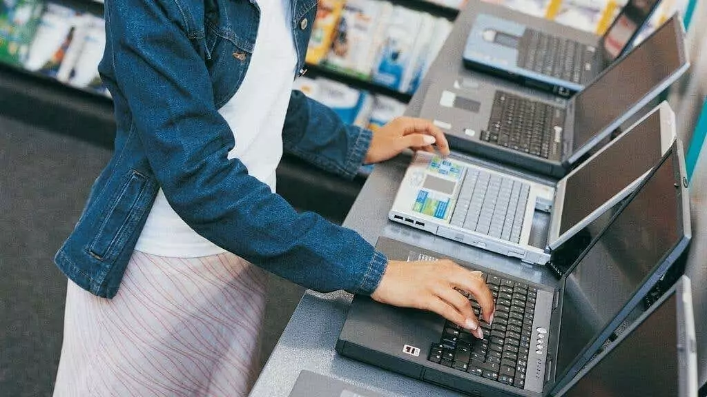 12.-Máy tính mới - Help Desk Geek Cách nhận Windows 11 miễn phí image 11