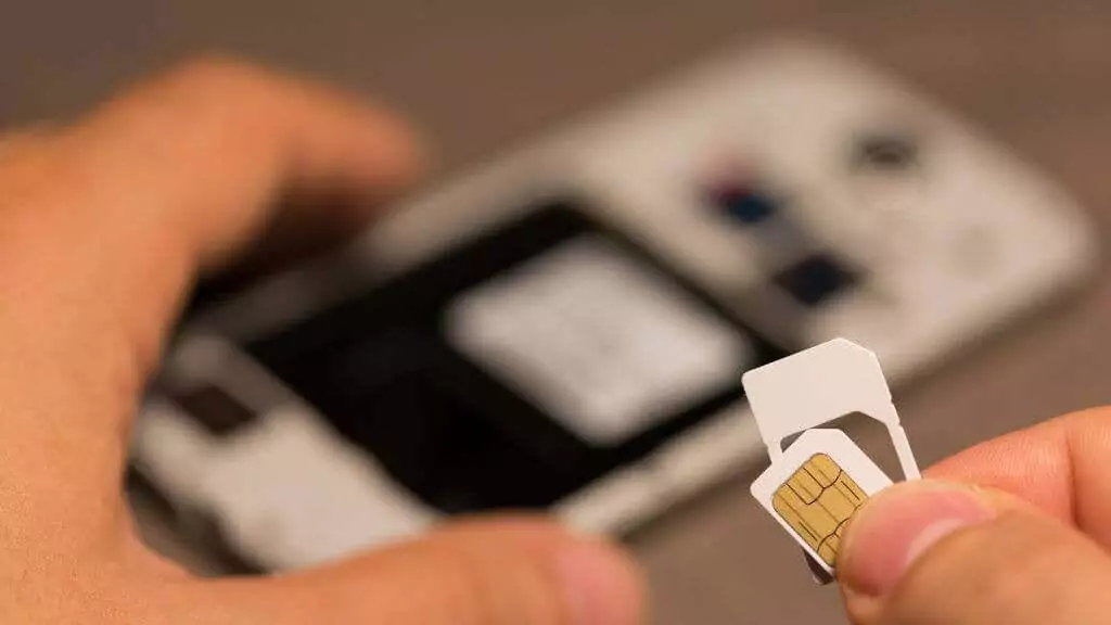 sim-card-vs-sd-card-whats-the-difference-5-nén - Mẹo công nghệ trực tuyến Hỗ trợ thẻ SIM và thẻ SD trong hình ảnh Điện thoại Android và iOS
