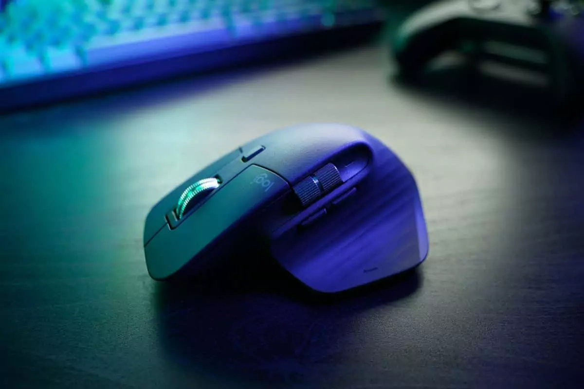 Kuala Lumpur - Ngày 19 tháng 12 năm 2020 : Logitech MX3 Master Mouse, chuột máy tính thoải mái chuyên nghiệp dành cho nhà thiết kế, biên tập viên, nhiếp ảnh gia và doanh nhân - Mẹo công nghệ trực tuyến Cách kết nối chuột không dây Logitech với máy tính của bạn