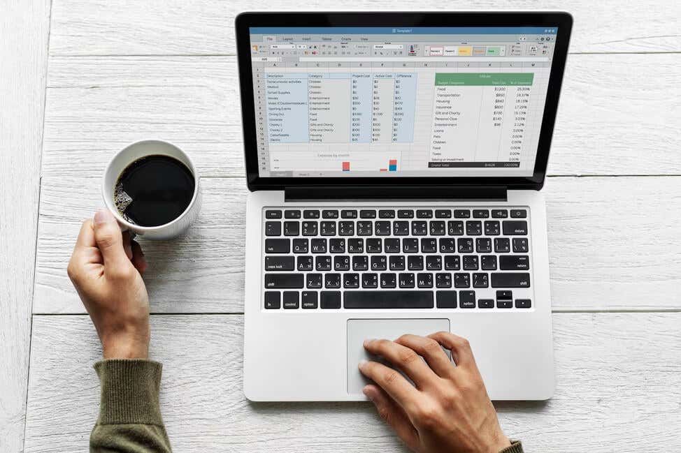 cách sử dụng và tùy chỉnh thanh trạng thái trong microsoft-excel-1 được nén - Help Desk Geek Cách sử dụng và tùy chỉnh thanh trạng thái trong Microsoft Excel hình 1