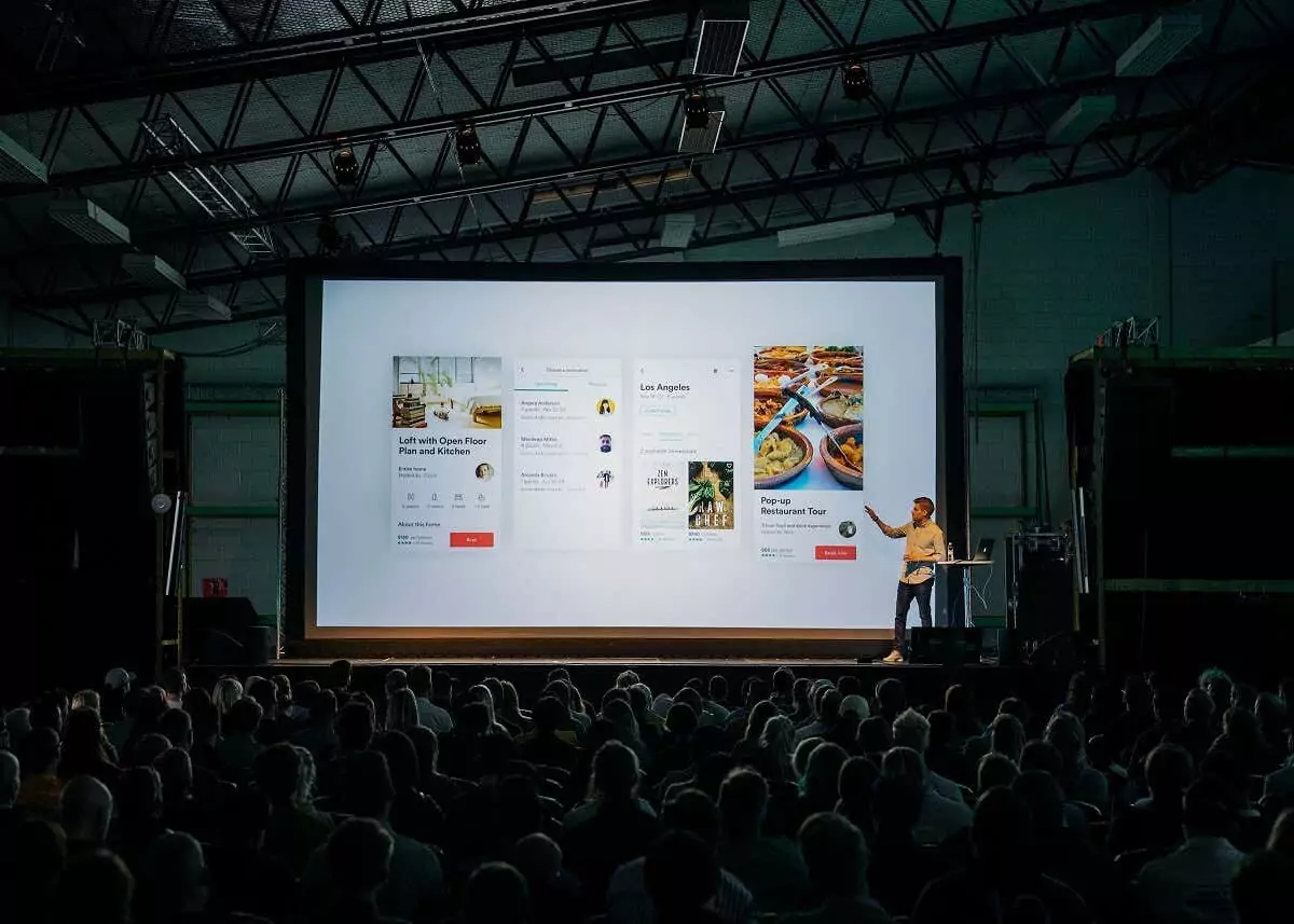 cách tạo bảng nội dung trong powerpoint-1 được nén - Help Desk Geek Cách tạo mục lục trong PowerPoint hình 1