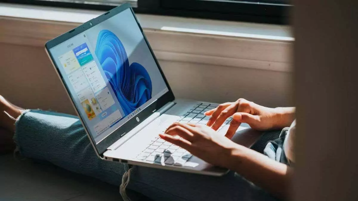 windows-11-enterprise-vs-professional-whats-khác-1-nén - Help Desk Geek Windows 11 Enterprise và Professional: Có gì khác biệt? hình ảnh 1