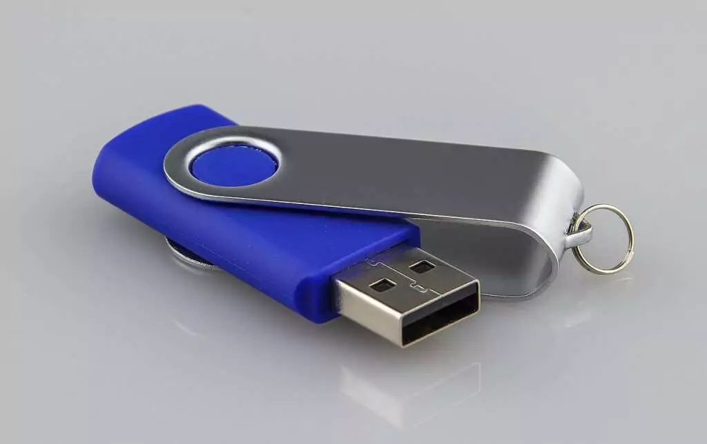 0-Title-Image - Mẹo kỹ thuật trực tuyến 10 công cụ tiện dụng cần có trên ổ USB Flash của bạn