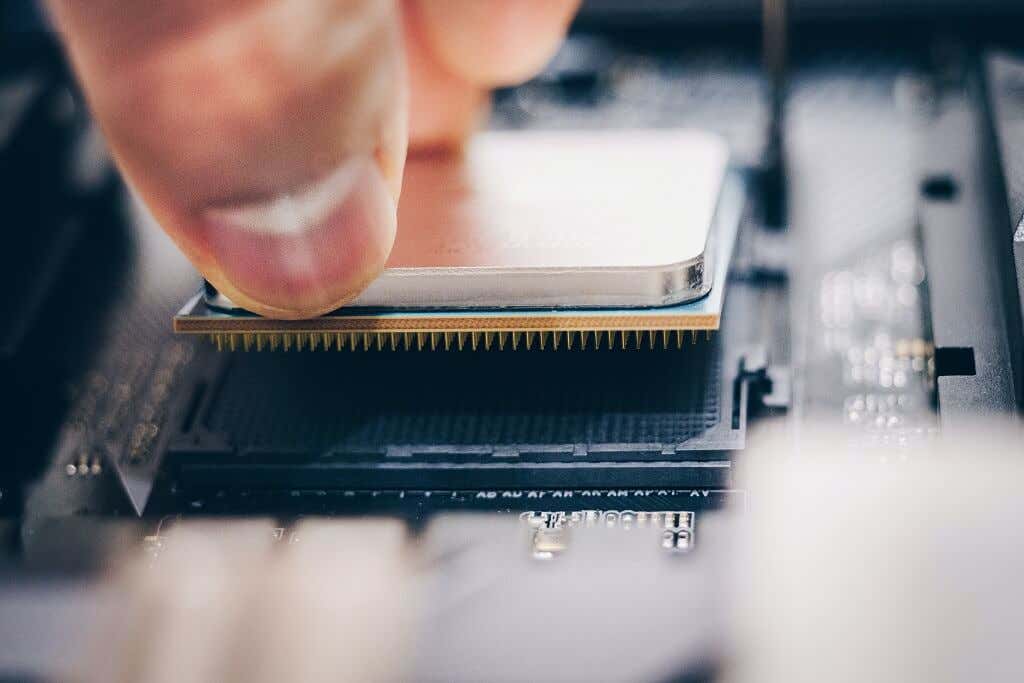 hdg-what-is-lsaisoexe-và-làm thế nào để giảm-cpu-sử dụng-2-nén-cpu-2-nén - Help Desk Geek LSAISO.exe là gì và cách giảm mức sử dụng CPU cao hình 3