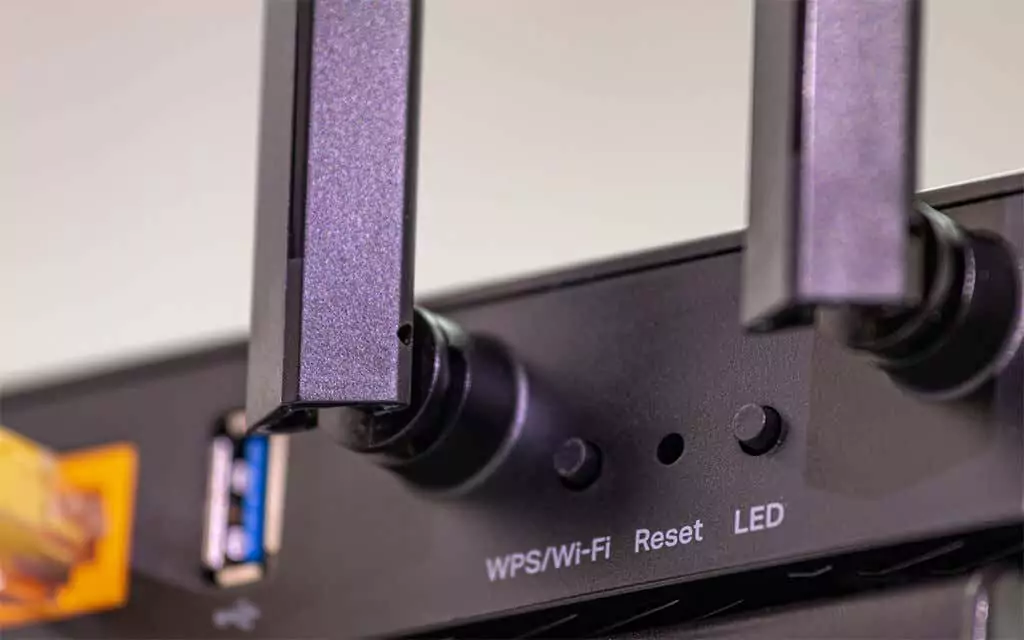 11-Reset-Router - Mẹo công nghệ trực tuyến Đặt lại hình ảnh bộ định tuyến