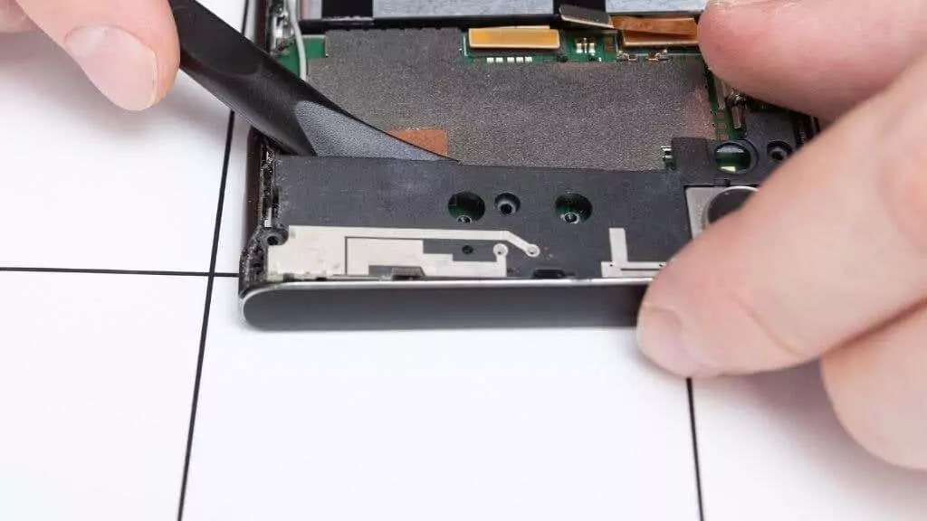 10-Open-Phone - Mẹo kỹ thuật trực tuyến Hình ảnh Take It Apart cho vui