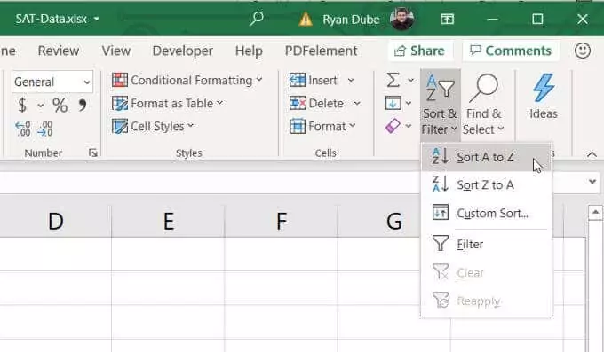 sắp xếp theo thứ tự bảng chữ cái - Help Desk Geek Cách sắp xếp theo bảng chữ cái trong Excel hình 3