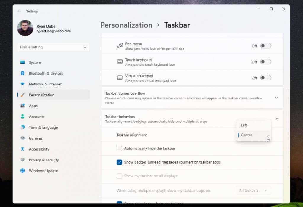 3-thanh tác vụ bên trái - Help Desk Geek Cách di chuyển thanh tác vụ Windows 11 sang trái hoặc phải và tùy chỉnh hình ảnh 4