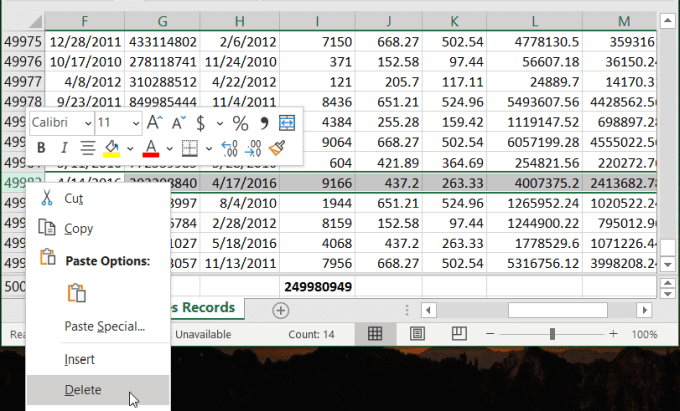 xóa-hàng-trong-excel - Help Desk Geek Cách Cố Định Một Dòng Trong Excel Hình 4