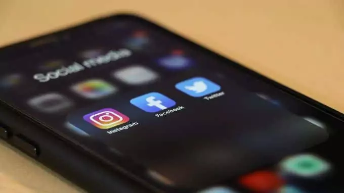 dole777-EQSPI11rf68-unsplash - Mẹo công nghệ trực tuyến Trở thành một Vlogger thành công hình ảnh 2