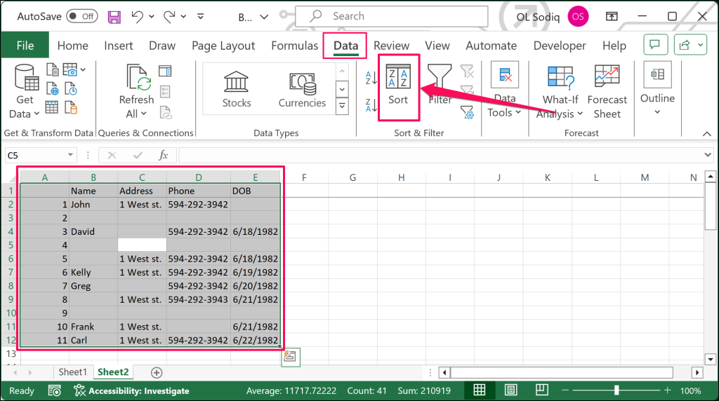 xóa-blank-row-microsoft-excel - Bộ phận trợ giúp Geek Bảng tính Excel hiển thị dữ liệu theo các tiêu đề sau: Tên, Địa chỉ, Điện thoại và Ngày sinh. Các "Loại" công cụ trong "Dữ liệu" tab cũng được đánh dấu.