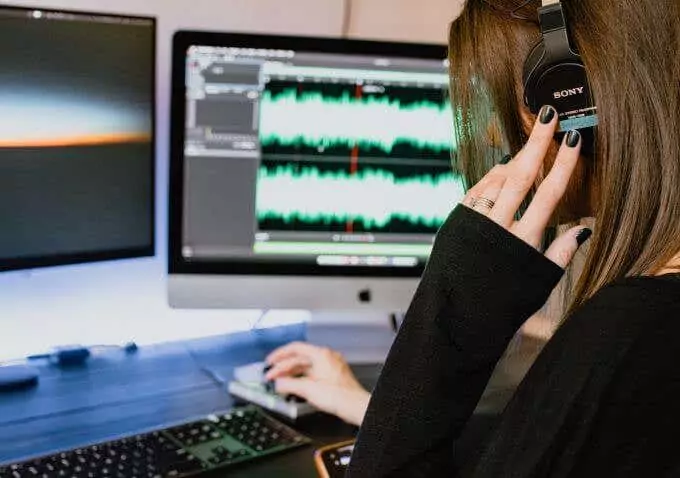 title-2 - Mẹo công nghệ trực tuyến Cách đồng bộ âm thanh và video trong hình ảnh Adobe Premiere Pro