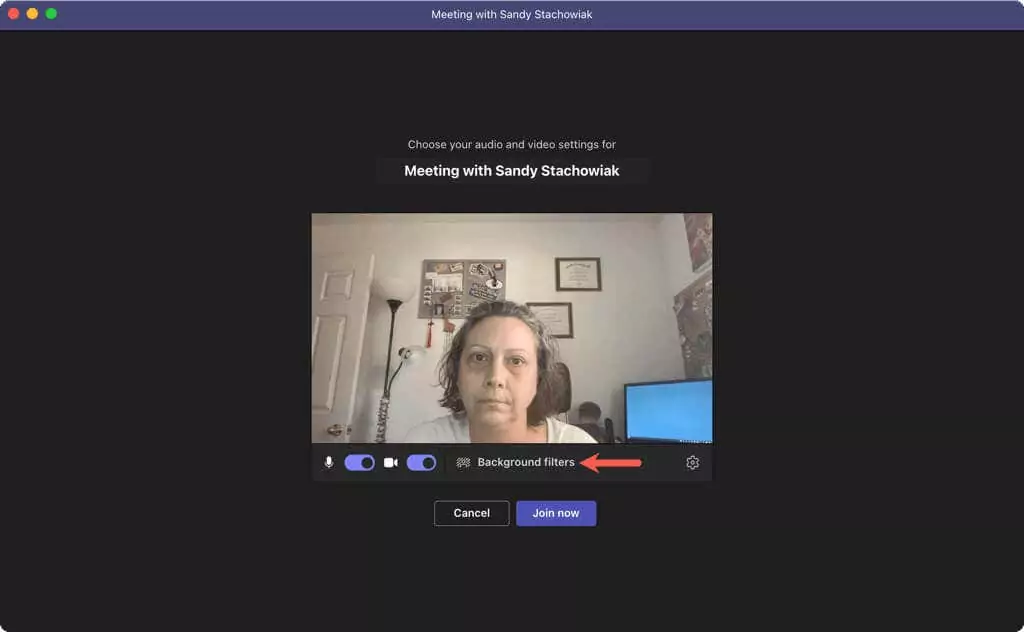 cách làm mờ nền-in-microsoft-teams-windows-mac-and-mobile-1-nén - Help Desk Geek Cách làm mờ nền trong Microsoft Teams (Windows, Mac và Mobile) hình 2