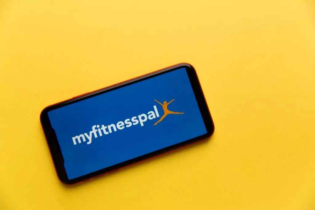 Tula, Nga - 04/11/2020: Logo MyFitnessPal trên màn hình iPhone - Mẹo công nghệ trực tuyến Cách sử dụng MyFitnessPal để giảm cân thực sự