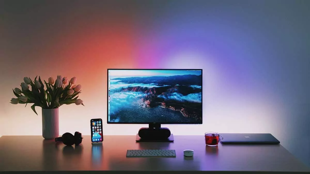 hdg-how-to-change-the-screen-độ phân giải-in-windows-11-1-nén - Help Desk Geek Cách thay đổi độ phân giải màn hình Windows 11 ảnh 1
