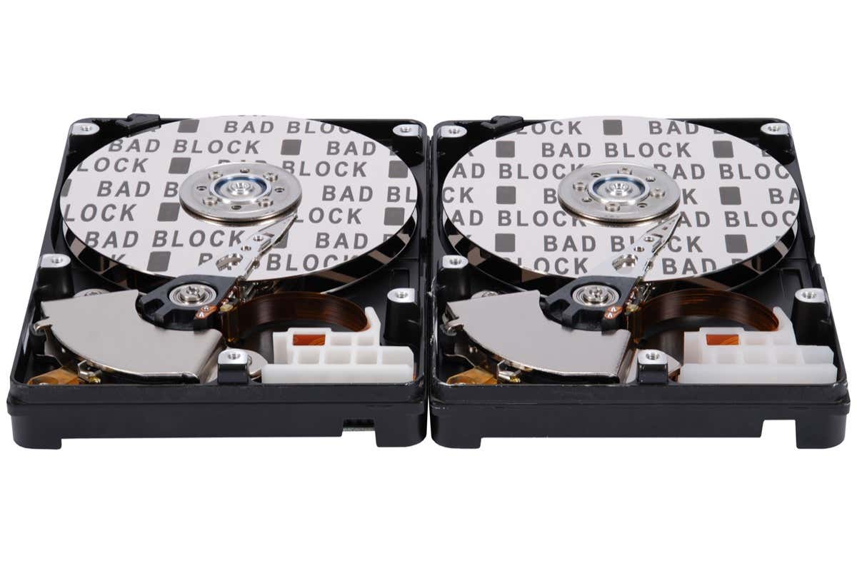 Khối lỗi dòng chữ trên hai ổ cứng - Help Desk Geek Sửa lỗi “The Disk Does Not Have Enough Space to Restore Bad Clusters” trong Windows image 2