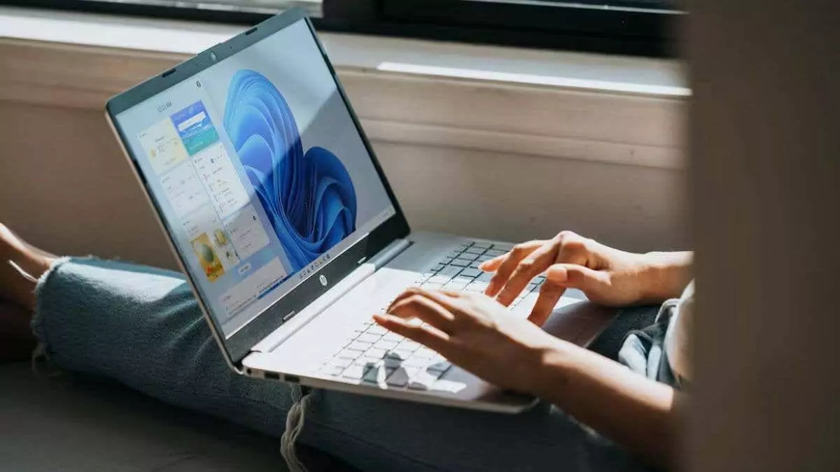 không-your-windows-11-pc-need-an-antivirus-1-nén - Help Desk Geek PC Windows 11 của bạn có cần phần mềm diệt virus không? hình ảnh 1