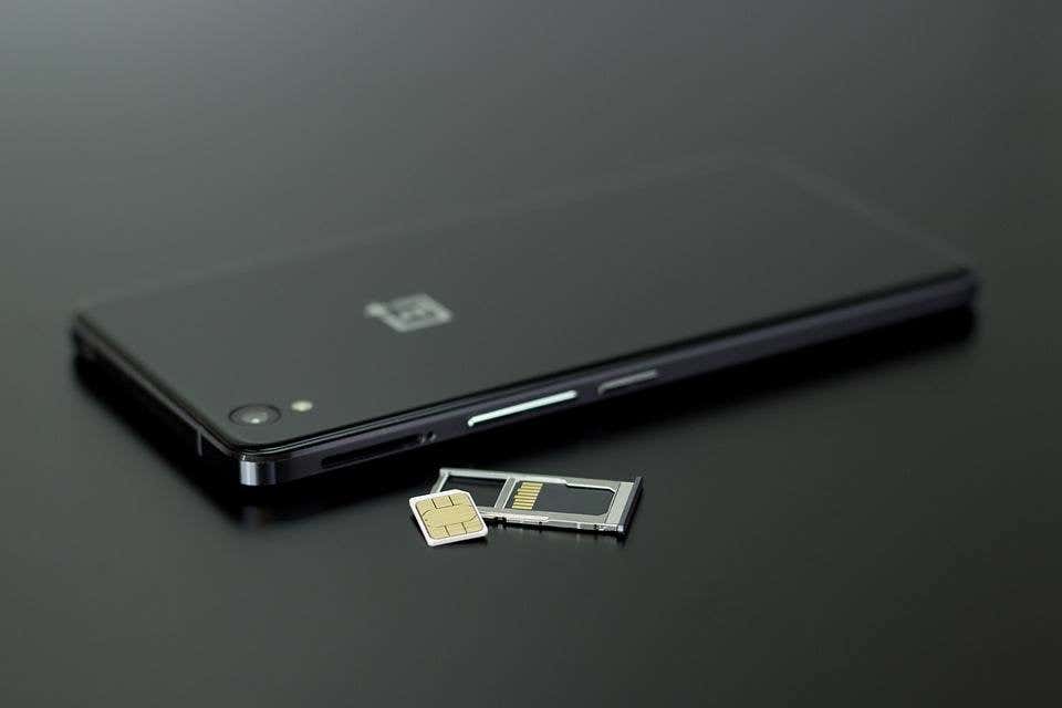 Sim-Card-Tiêu Đề-Hình Ảnh - Online Tech Tips Thẻ SIM được sử dụng để làm gì? hình ảnh