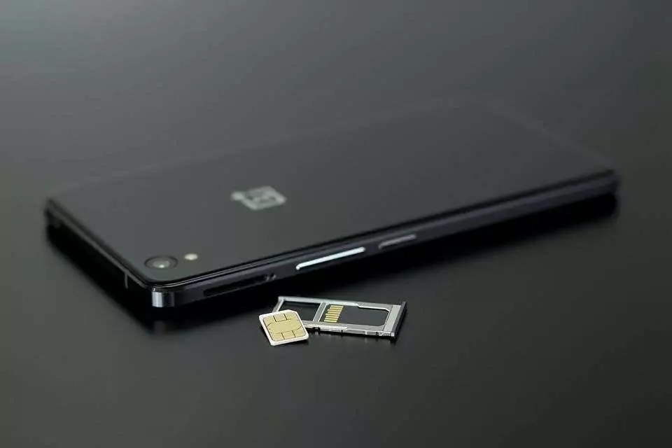 Sim-Card-Tiêu Đề-Hình Ảnh - Online Tech Tips Thẻ SIM được sử dụng để làm gì? hình ảnh