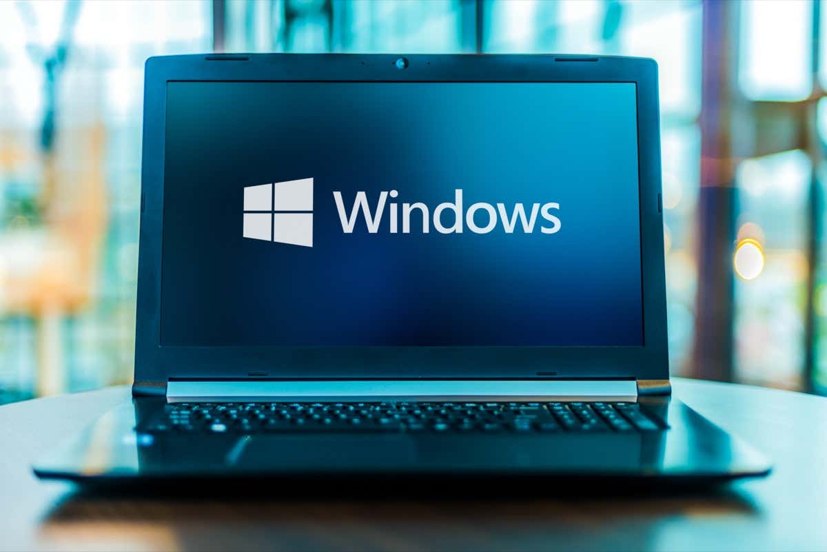 Máy tính xách tay hiển thị logo của Windows - Help Desk Geek Thư mục WinSxS là gì, tại sao nó lớn và cách dọn dẹp? hình ảnh 1