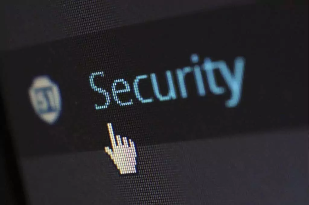 hdg-windows-11-pro-vs-home-whats-khác-và-cái nào-tốt-hơn-2-được nén - Help Desk Geek Windows 11 Pro vs Home: Có gì khác biệt và cái nào tốt hơn hình 2