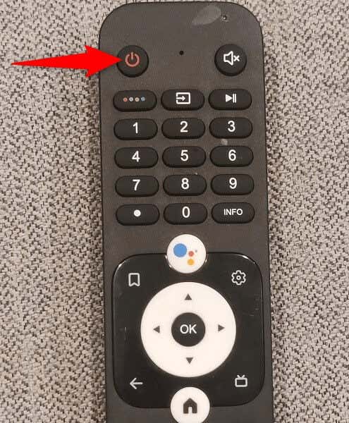 Màn hình chính của Amazon Fire Stick không tải? 9 cách khắc phục 2 Nút Nguồn được tô sáng trên điều khiển từ xa của TV.
